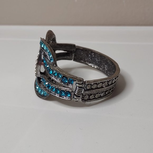 Analog Figaro Watch With Blue Plastic Stones - Picture 6 of 11